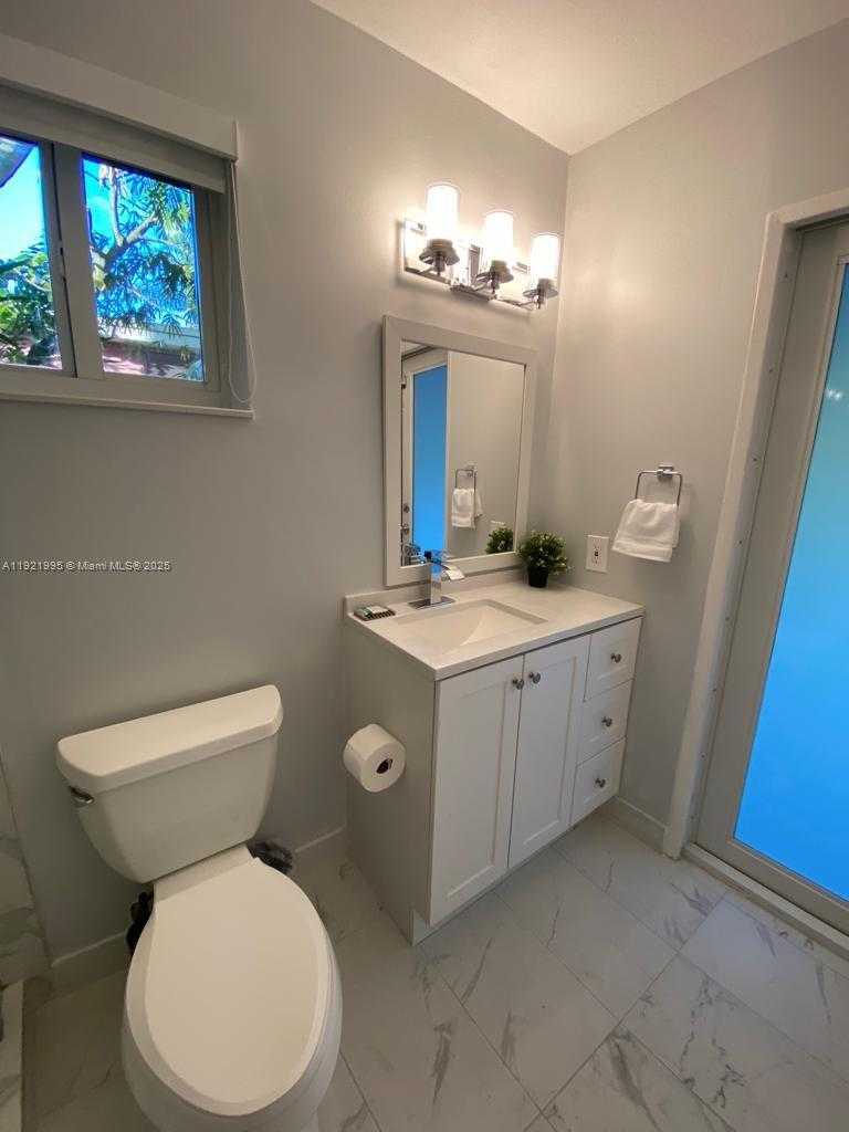 Small Image of 204 SOUTH WEST 19TH AVE, Fort Lauderdale Number 18