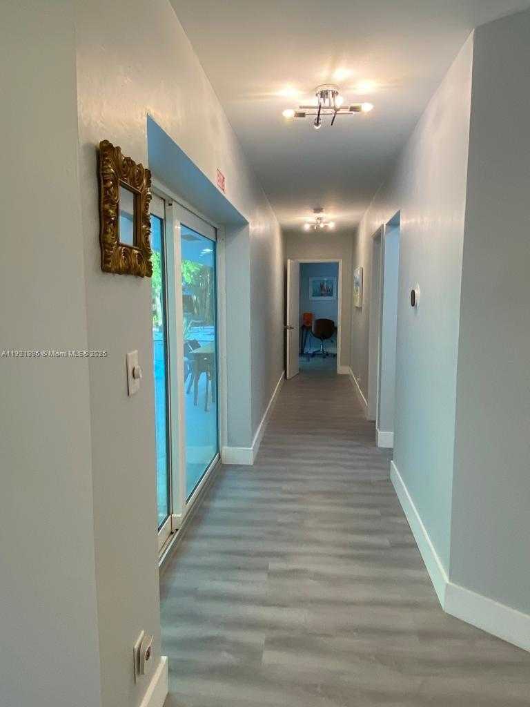 Small Image of 204 SOUTH WEST 19TH AVE, Fort Lauderdale Number 7