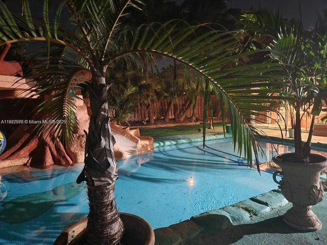 Small Image of 2900 NORTH WEST 25TH WAY, Boca Raton Number 2