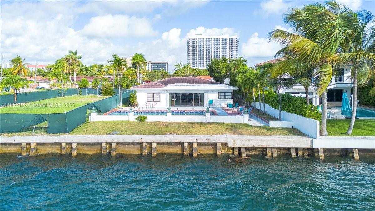 Small Image of 1680 SOUTH TREASURE DR, North Bay Village Number 2