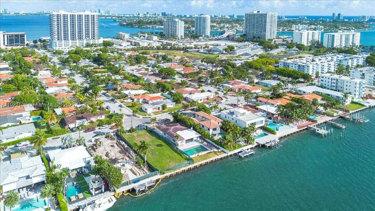 Small Image of 1680 SOUTH TREASURE DR, North Bay Village Number 5