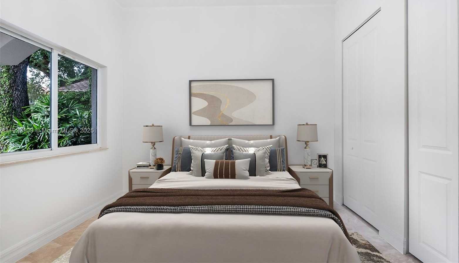 Small Image of 3559 FOREST VIEW CIR, Dania Beach Number 16