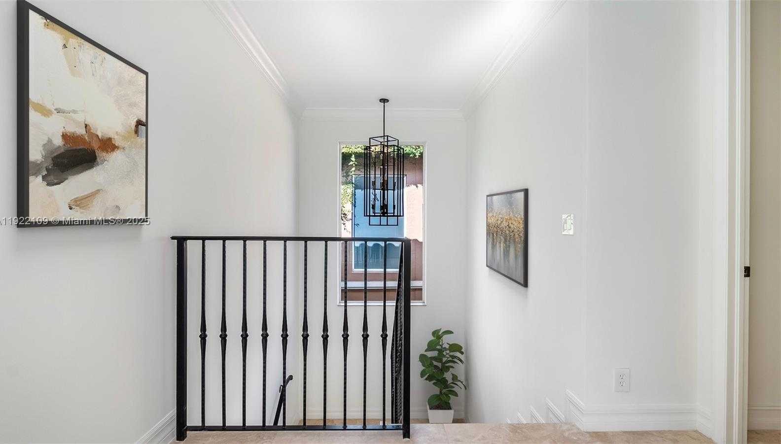 Small Image of 3559 FOREST VIEW CIR, Dania Beach Number 18