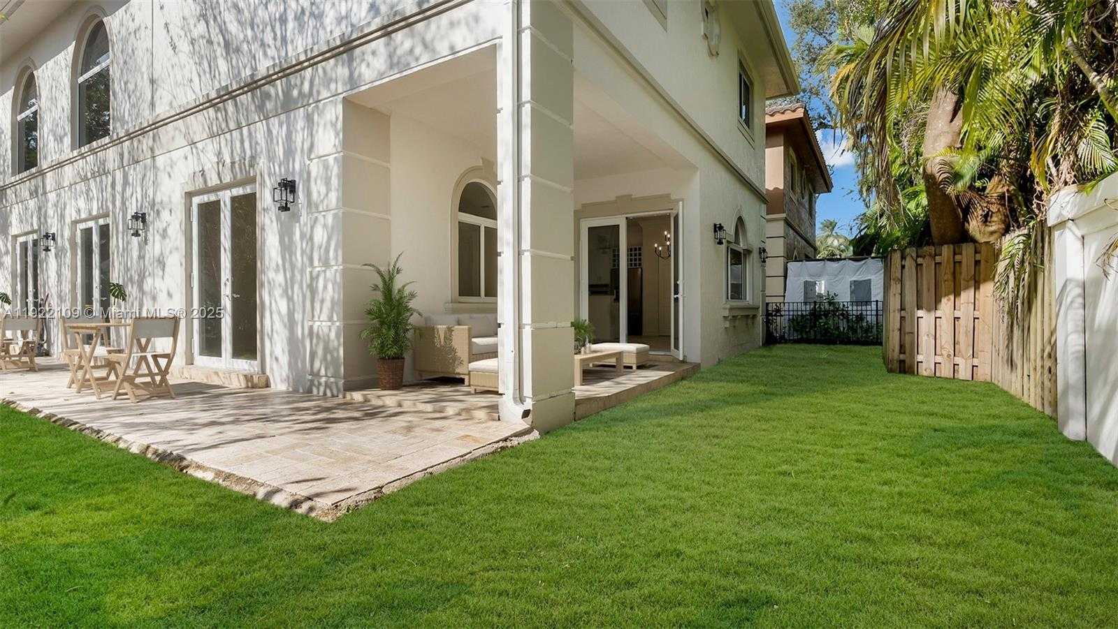 Small Image of 3559 FOREST VIEW CIR, Dania Beach Number 39