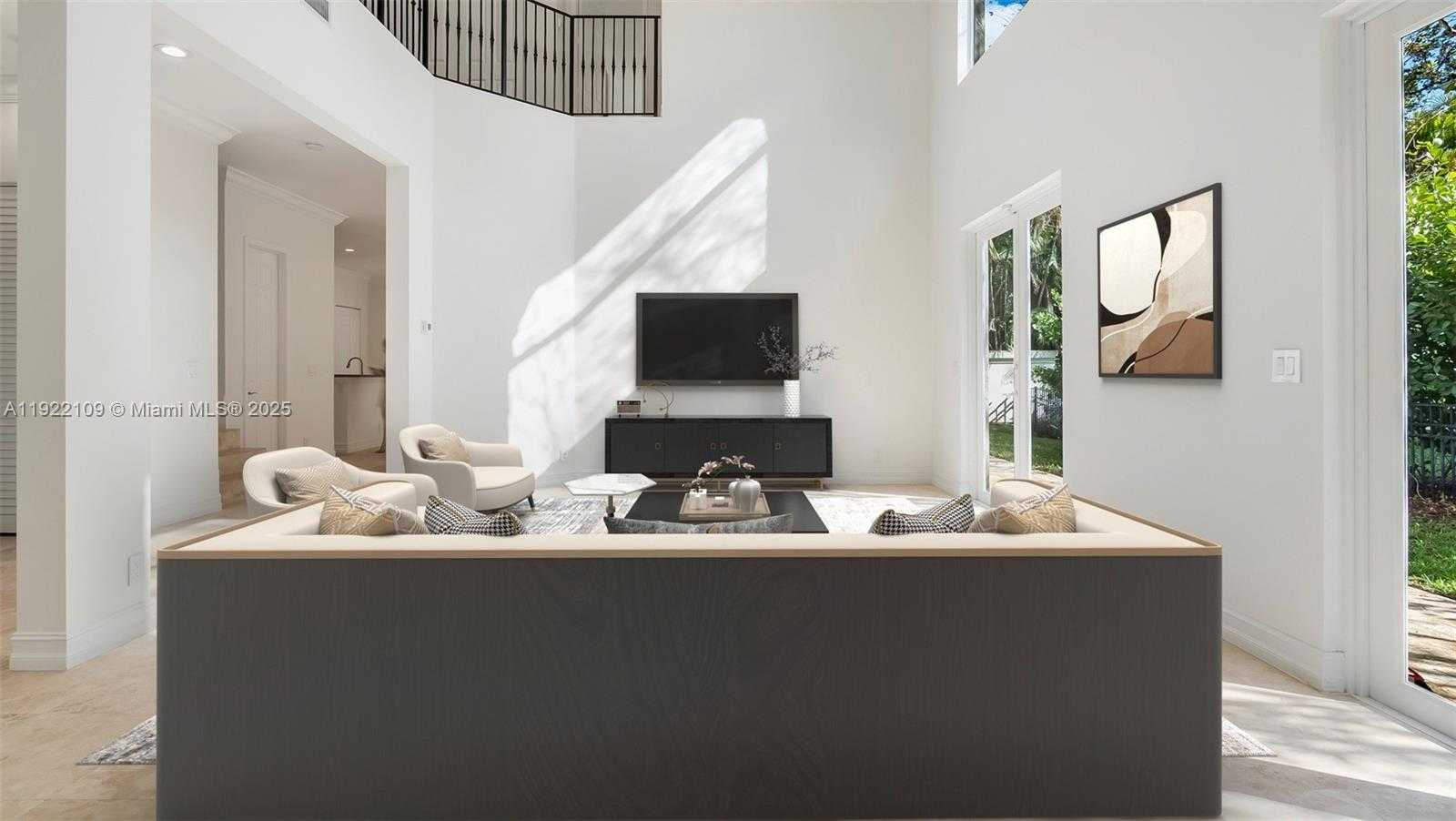 Small Image of 3559 FOREST VIEW CIR, Dania Beach Number 6