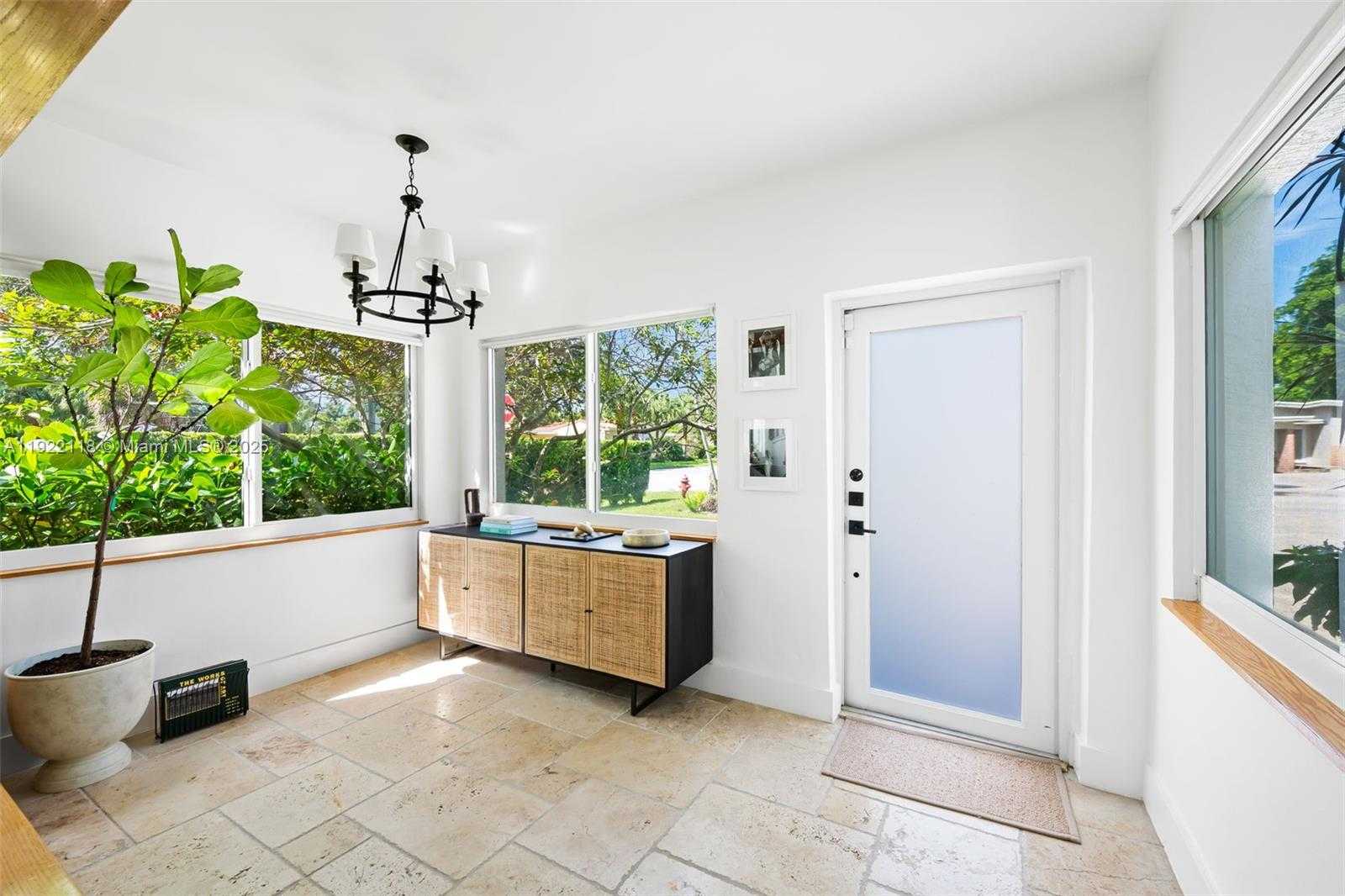 Small Image of 520 SOUTH WEST 12TH CT, Fort Lauderdale Number 2