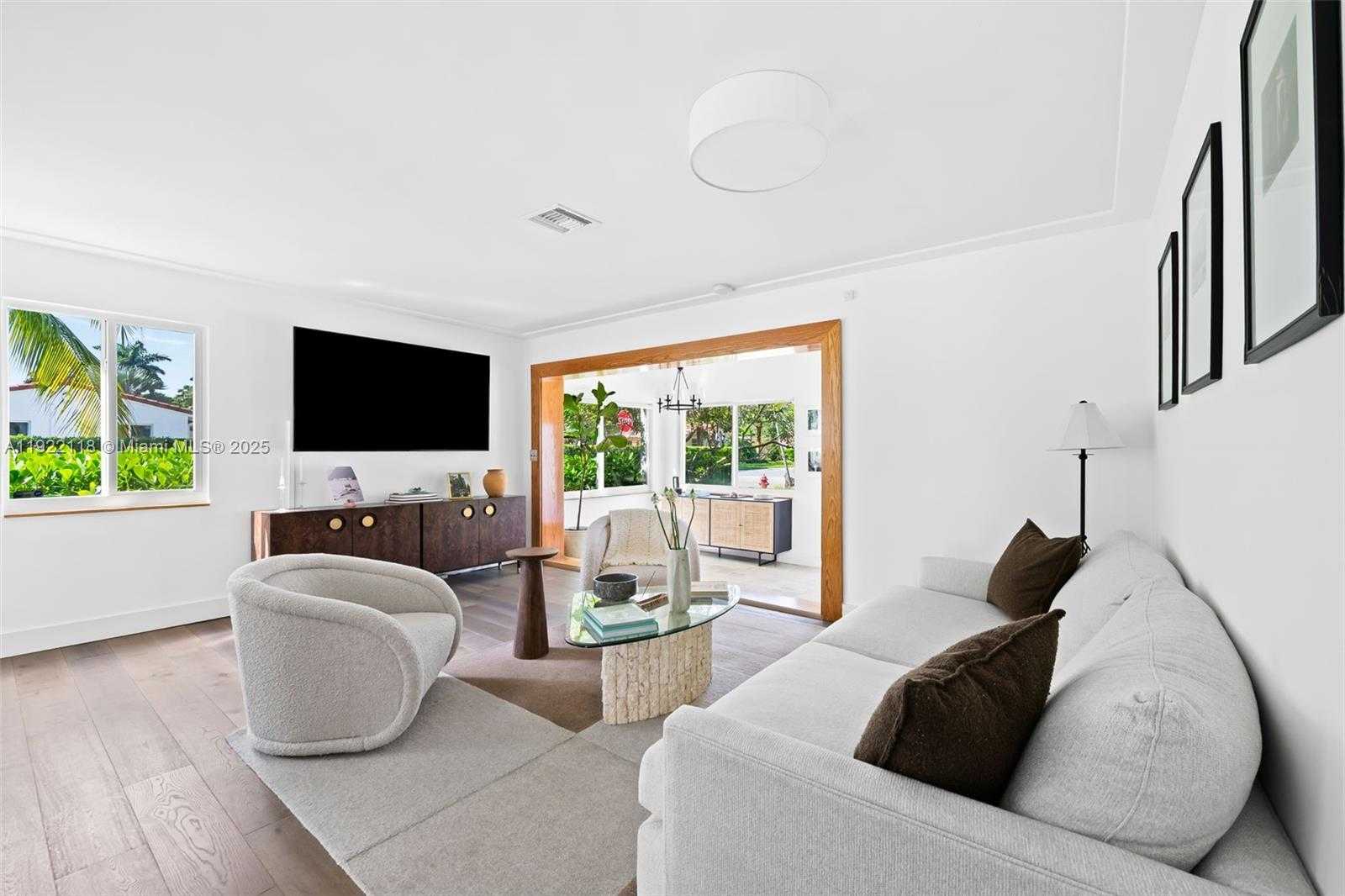 Small Image of 520 SOUTH WEST 12TH CT, Fort Lauderdale Number 4