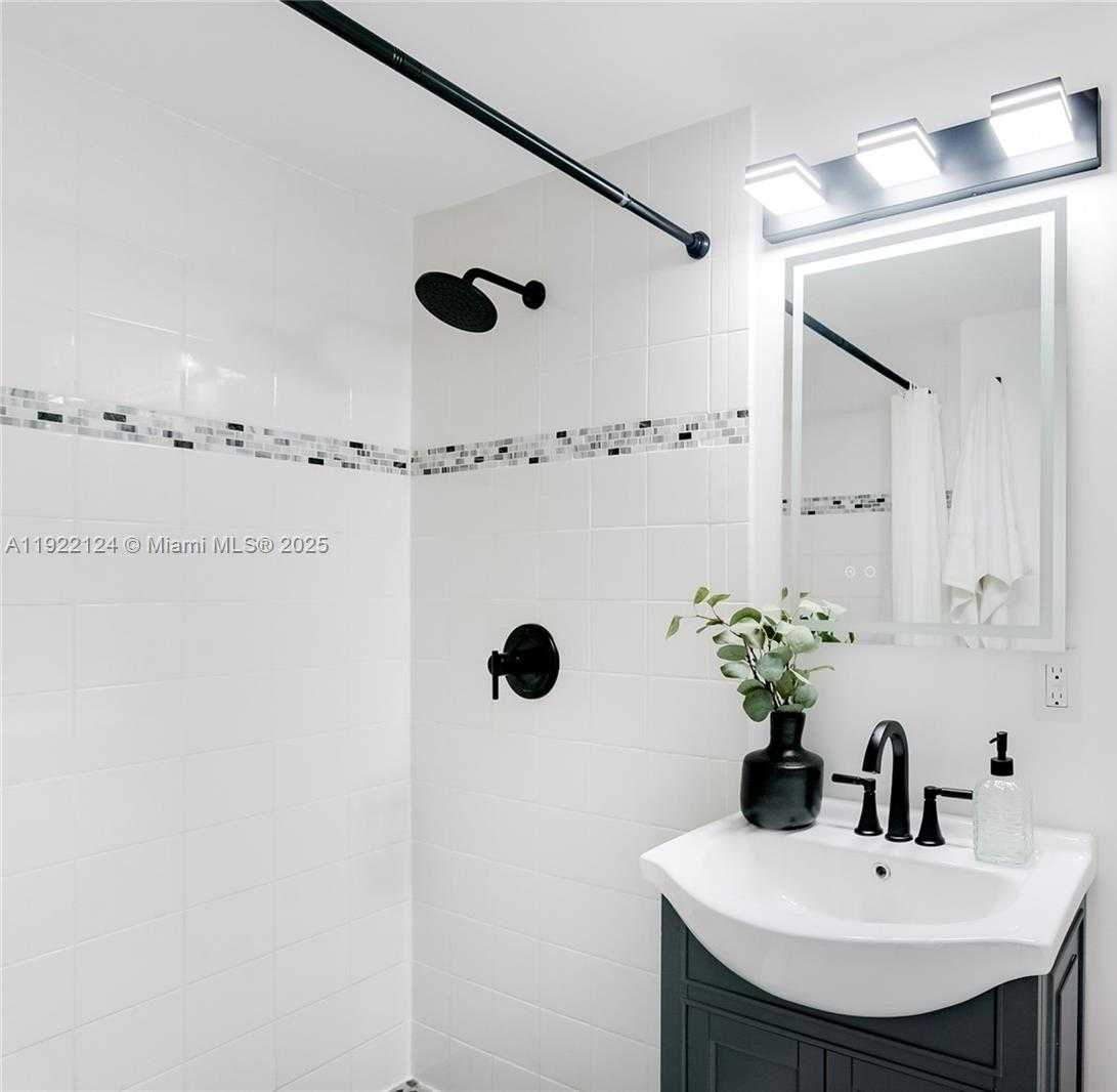 Small Image of 145 NORTH EAST 110TH ST, Miami Shores Number 13