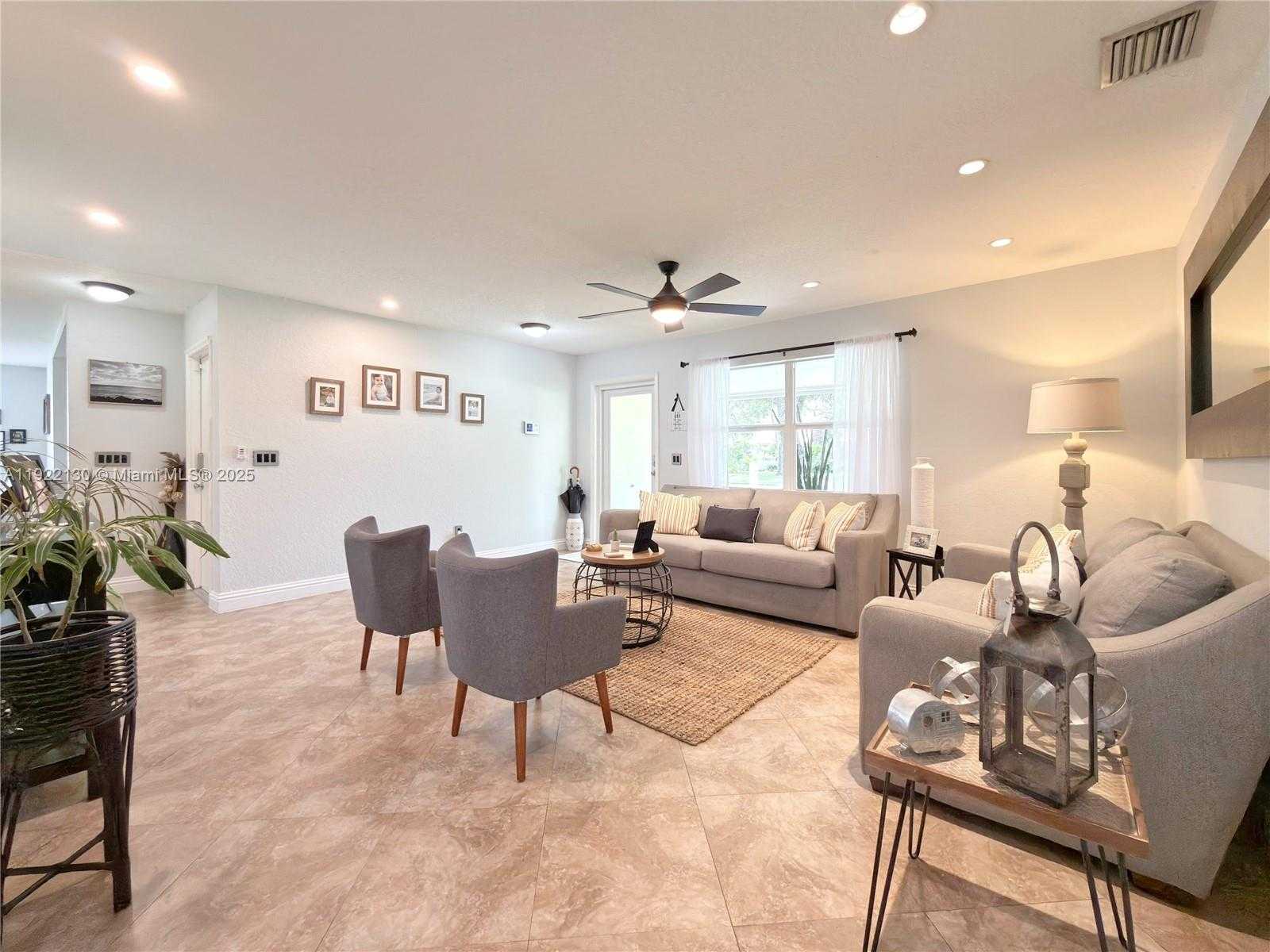 Small Image of 27700 SOUTH WEST 164TH CT, Homestead Number 11