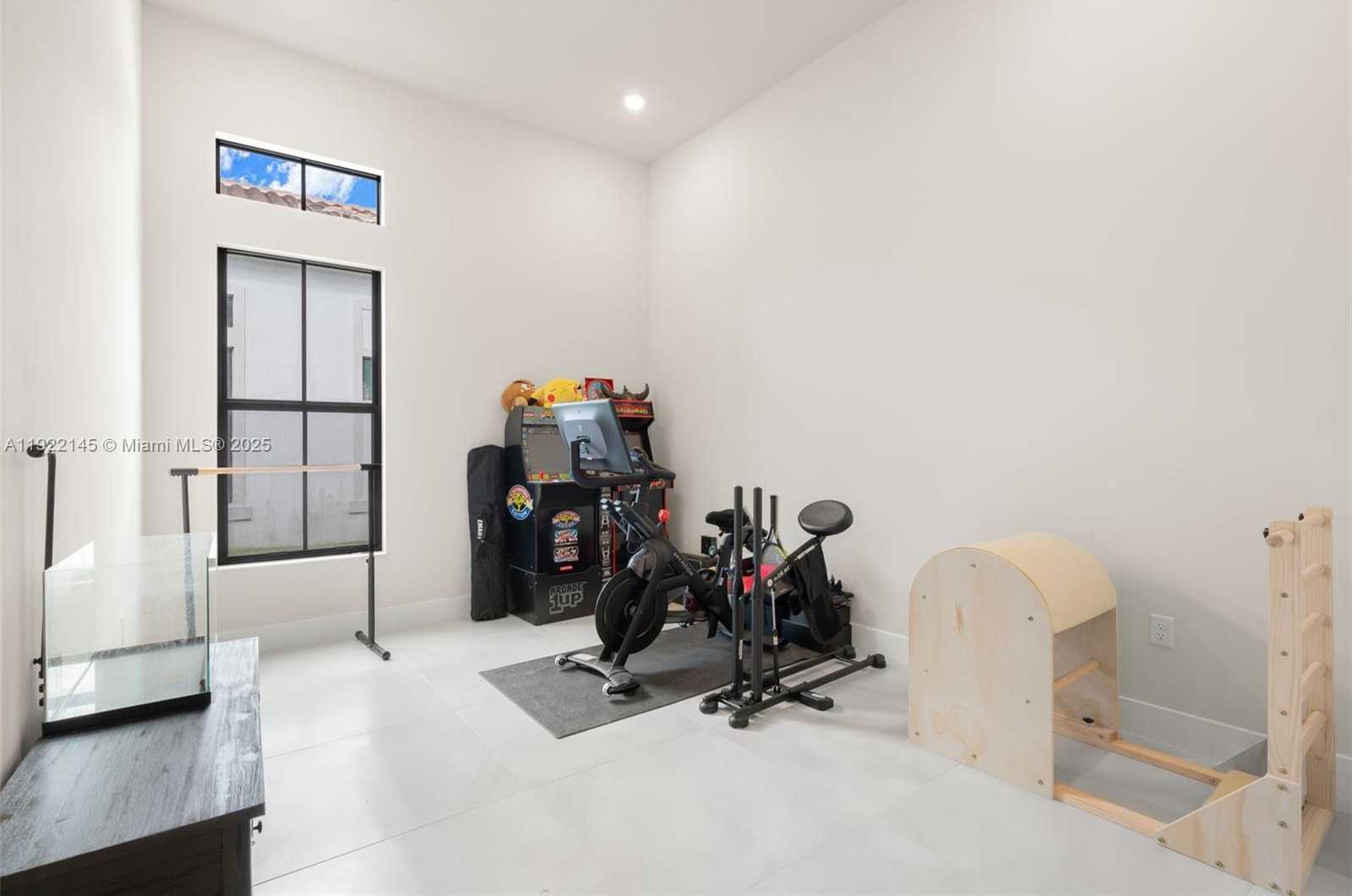 Small Image of 7849 LIBERTY WAY, Parkland Number 32