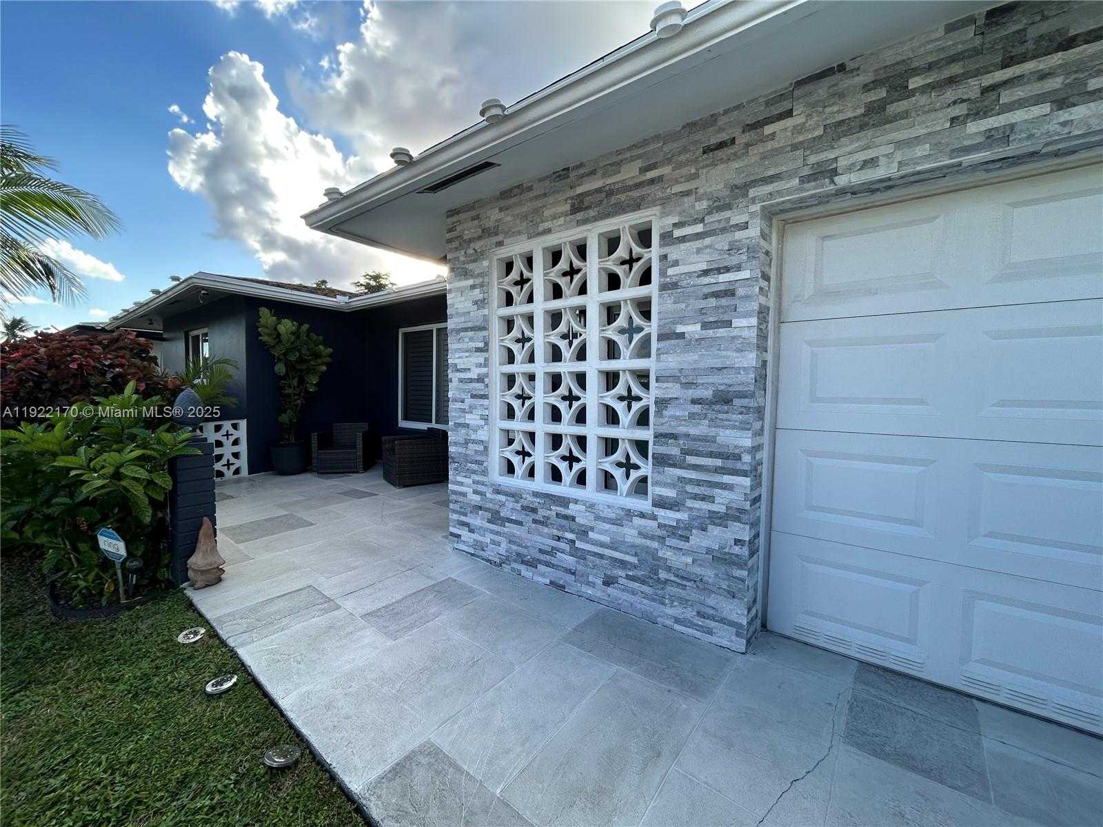 Small Image of 4905 NORTH WEST 49TH RD, Tamarac Number 3