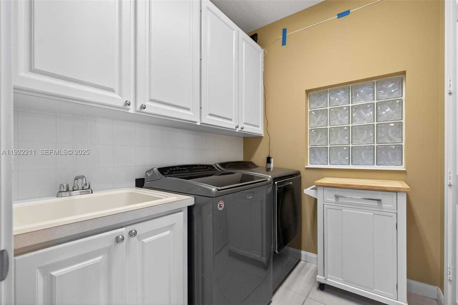 Small Image of 3518 COMMUNITY DR, Jupiter Number 16