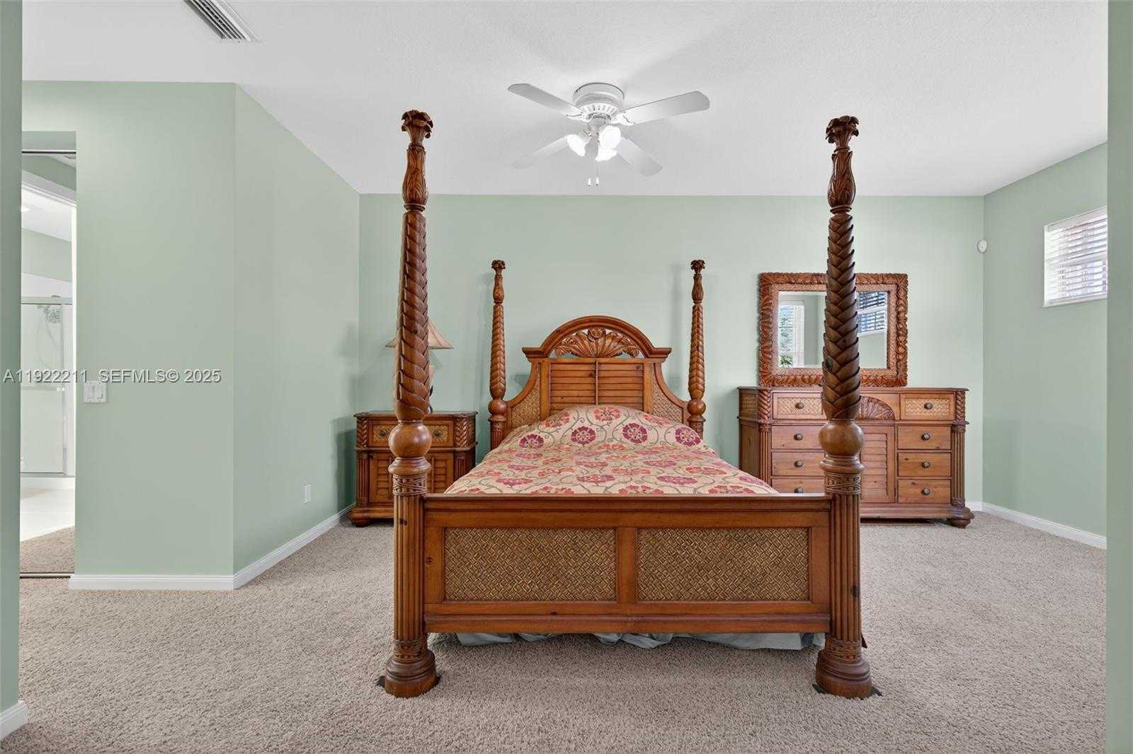 Small Image of 3518 COMMUNITY DR, Jupiter Number 18