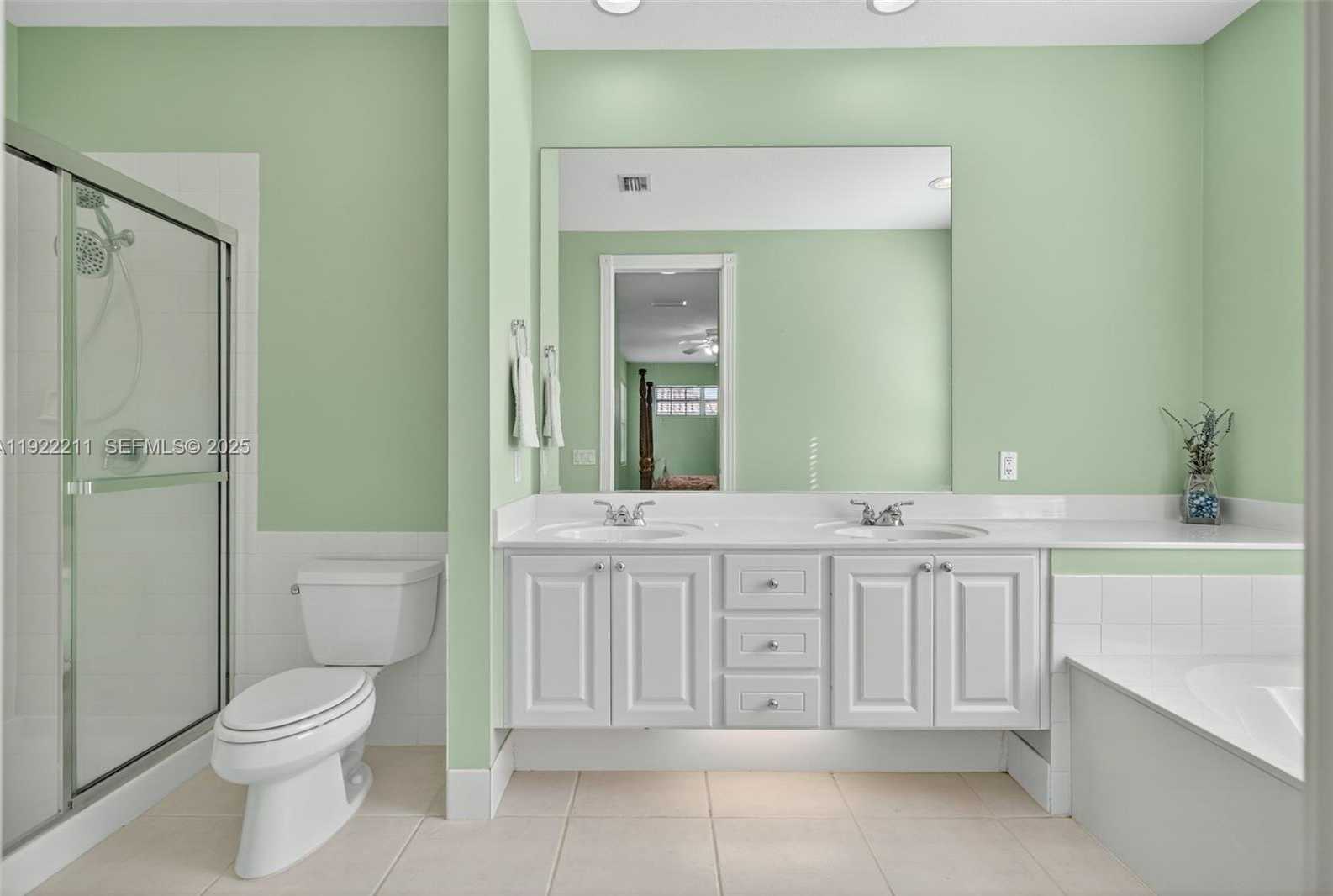 Small Image of 3518 COMMUNITY DR, Jupiter Number 20