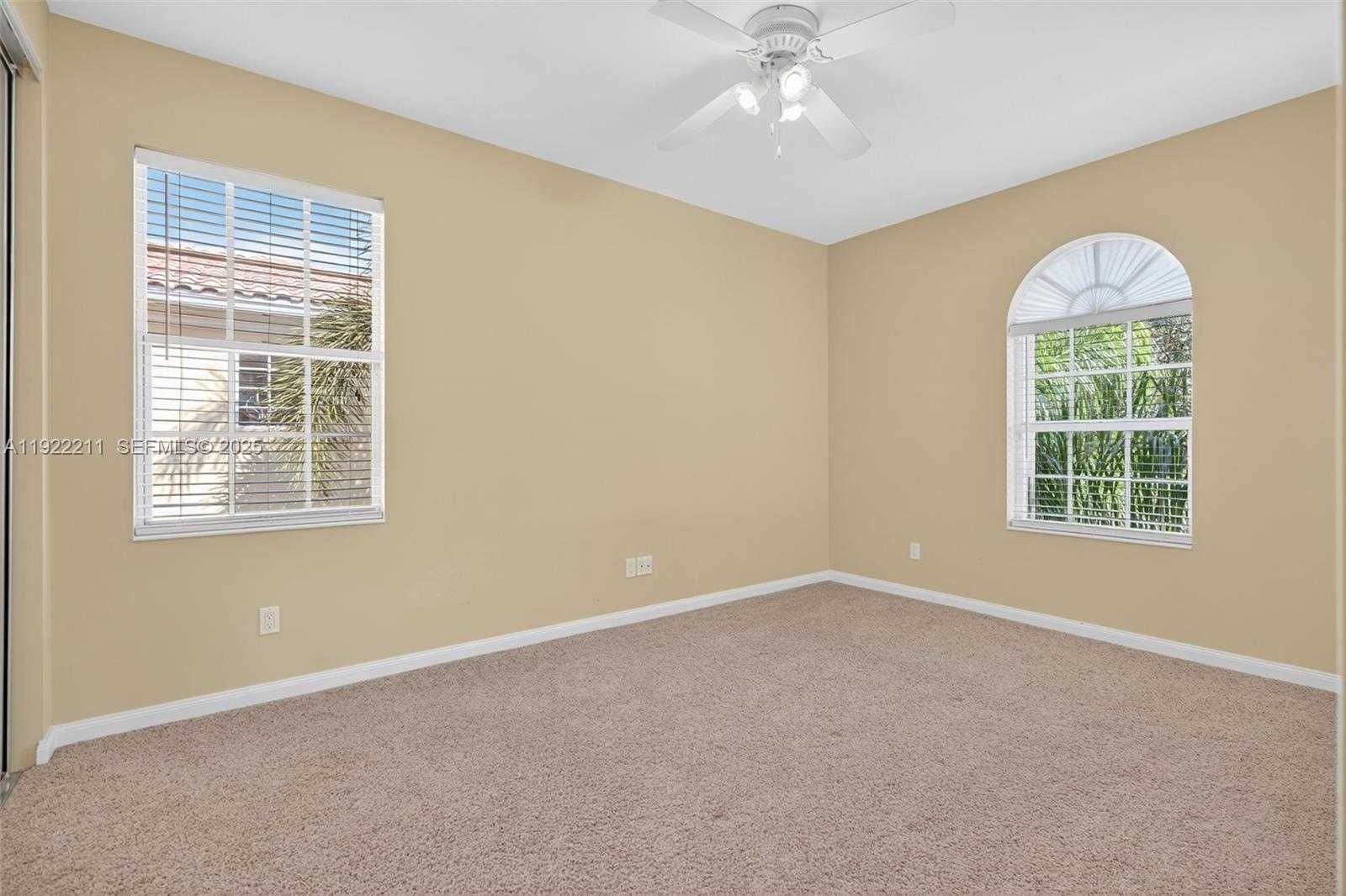 Small Image of 3518 COMMUNITY DR, Jupiter Number 25