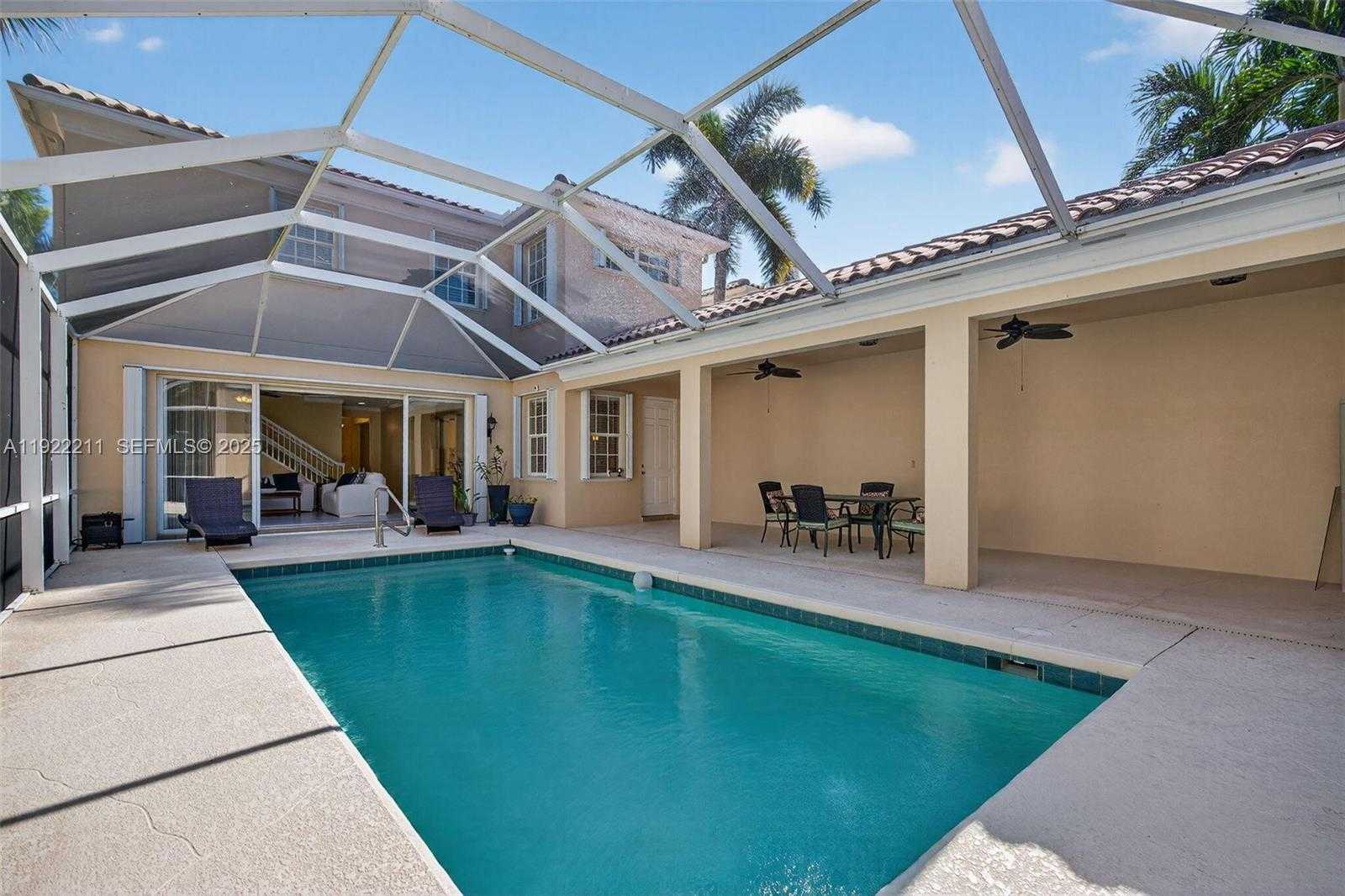 Small Image of 3518 COMMUNITY DR, Jupiter Number 35