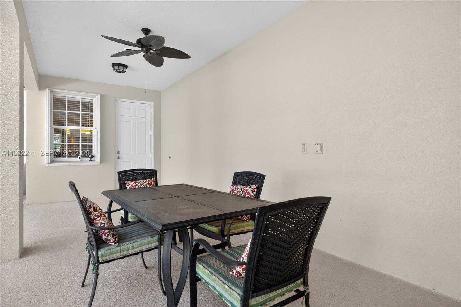 Small Image of 3518 COMMUNITY DR, Jupiter Number 37
