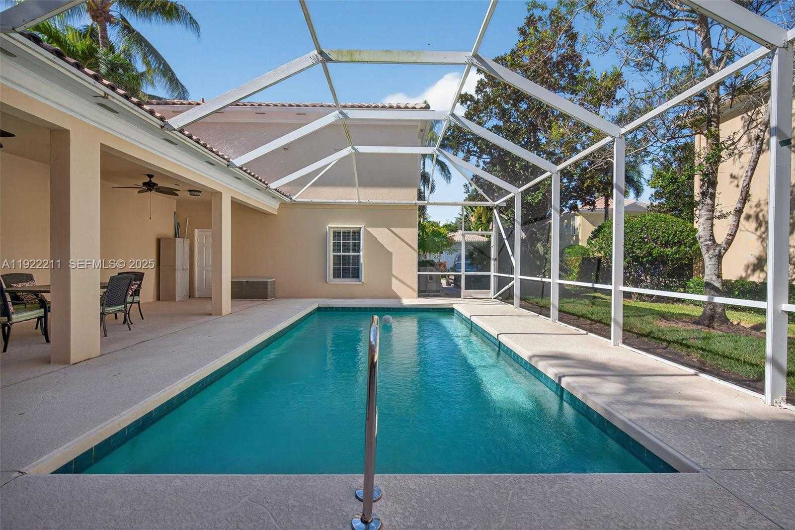 Small Image of 3518 COMMUNITY DR, Jupiter Number 39