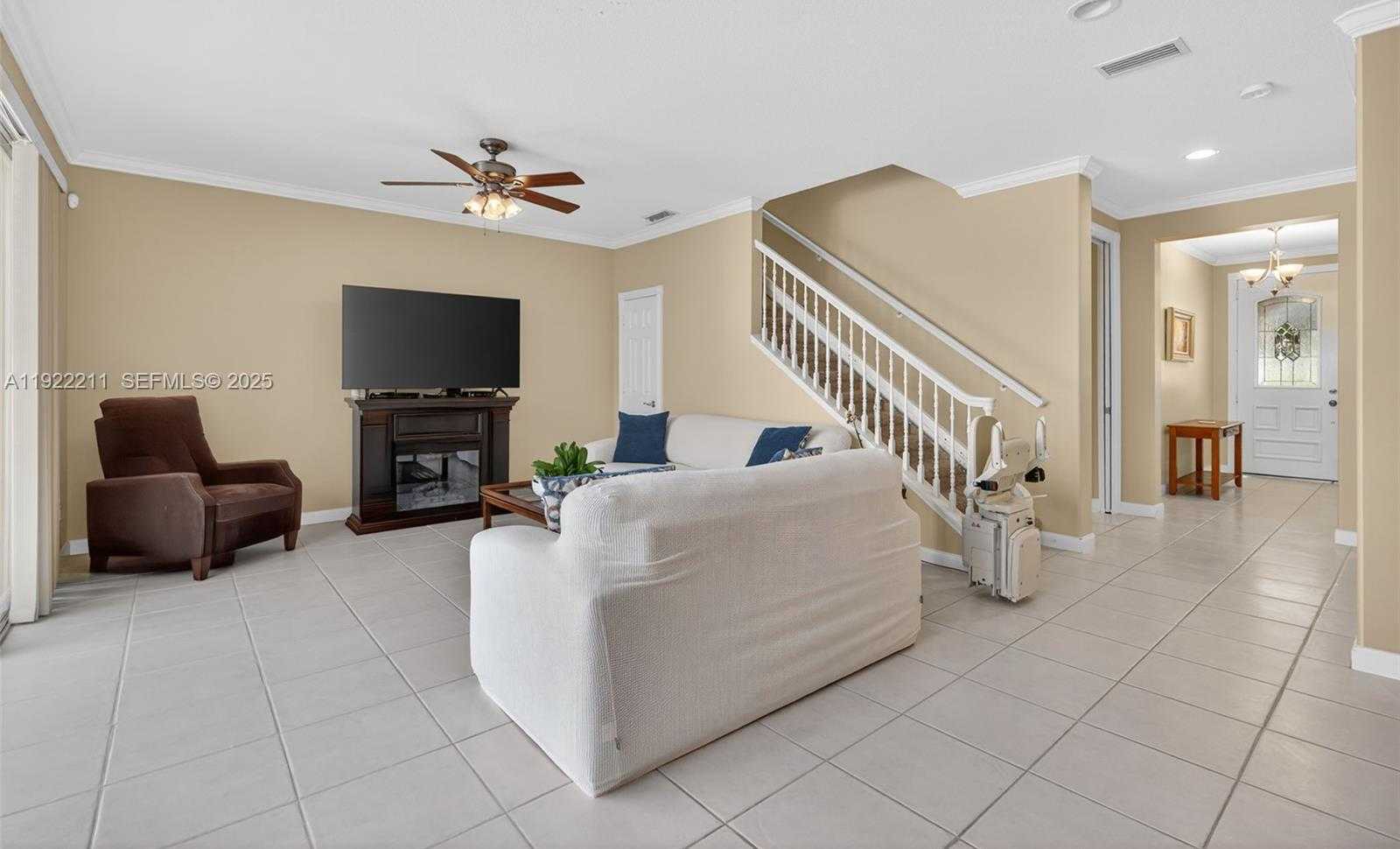 Small Image of 3518 COMMUNITY DR, Jupiter Number 9