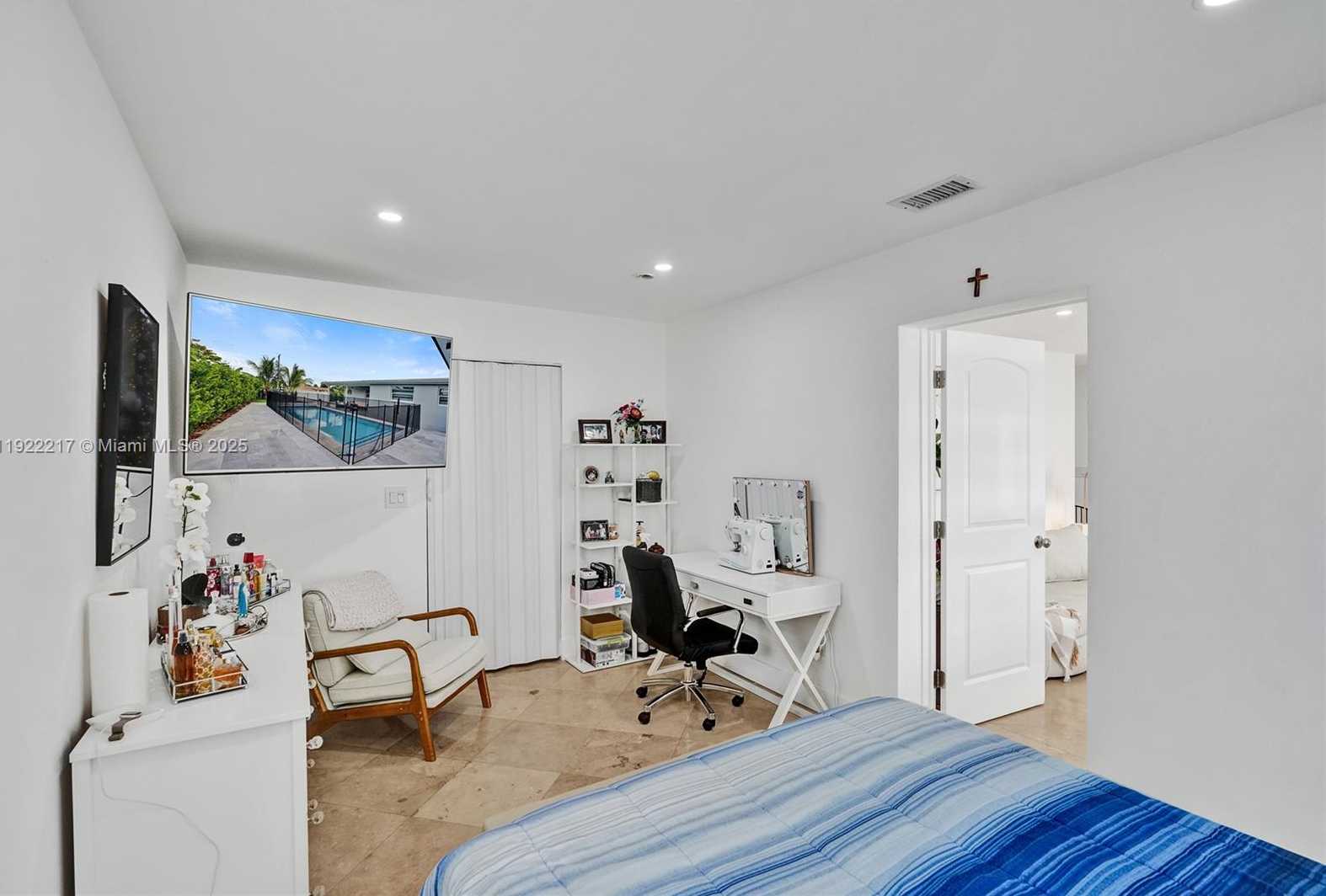 Small Image of 10401 SOUTH WEST 53RD ST, Miami Number 30