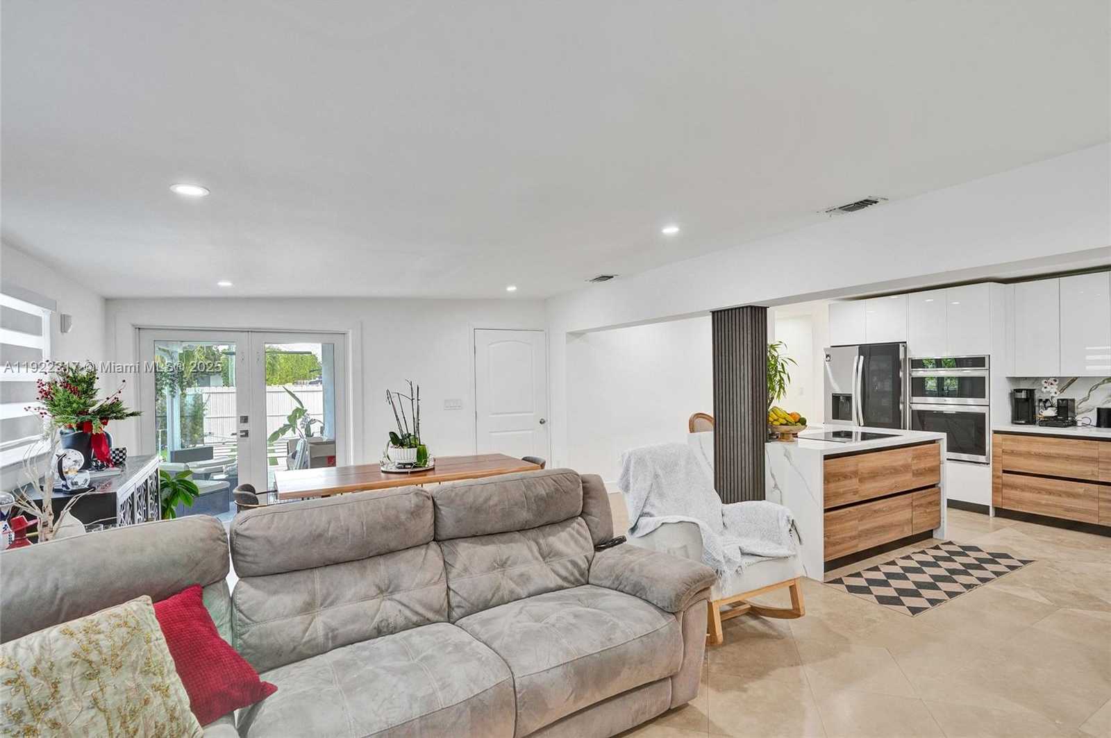 Small Image of 10401 SOUTH WEST 53RD ST, Miami Number 39