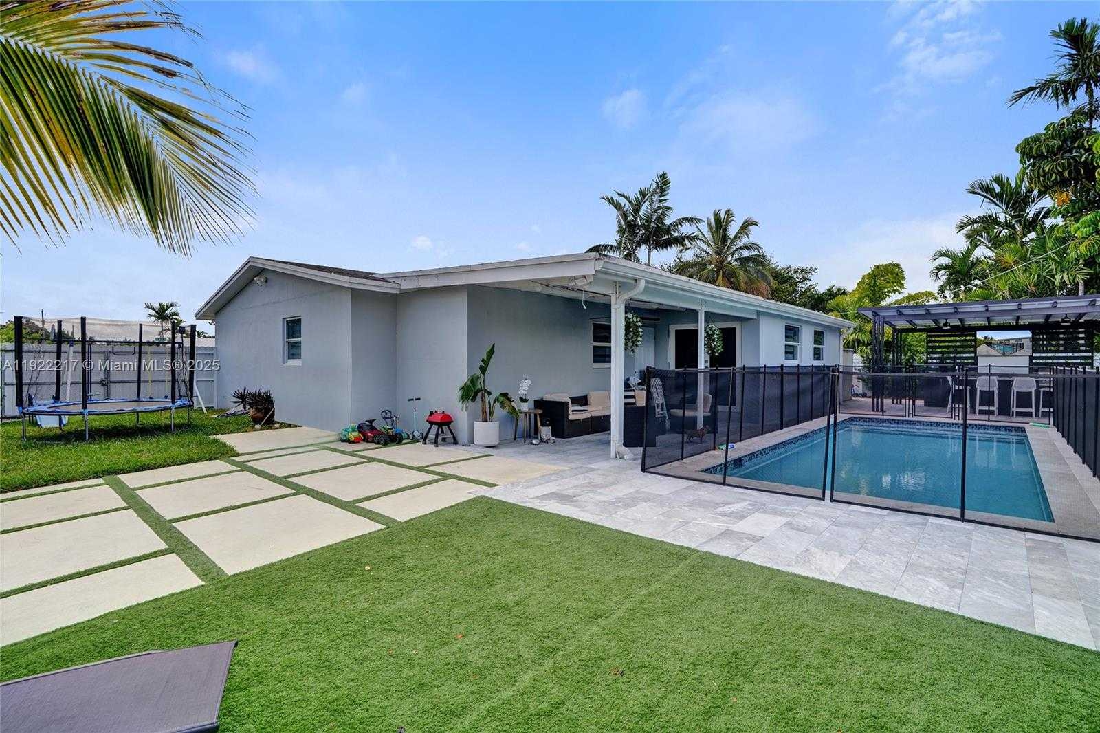 Small Image of 10401 SOUTH WEST 53RD ST, Miami Number 42