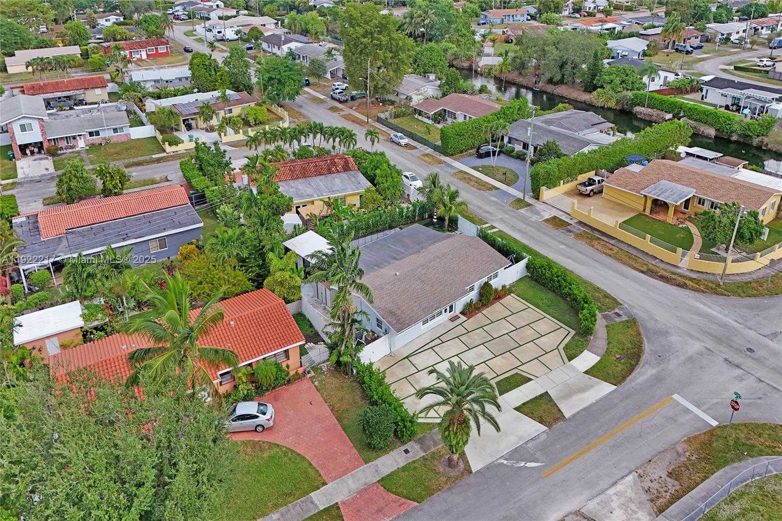 Small Image of 10401 SOUTH WEST 53RD ST, Miami Number 6