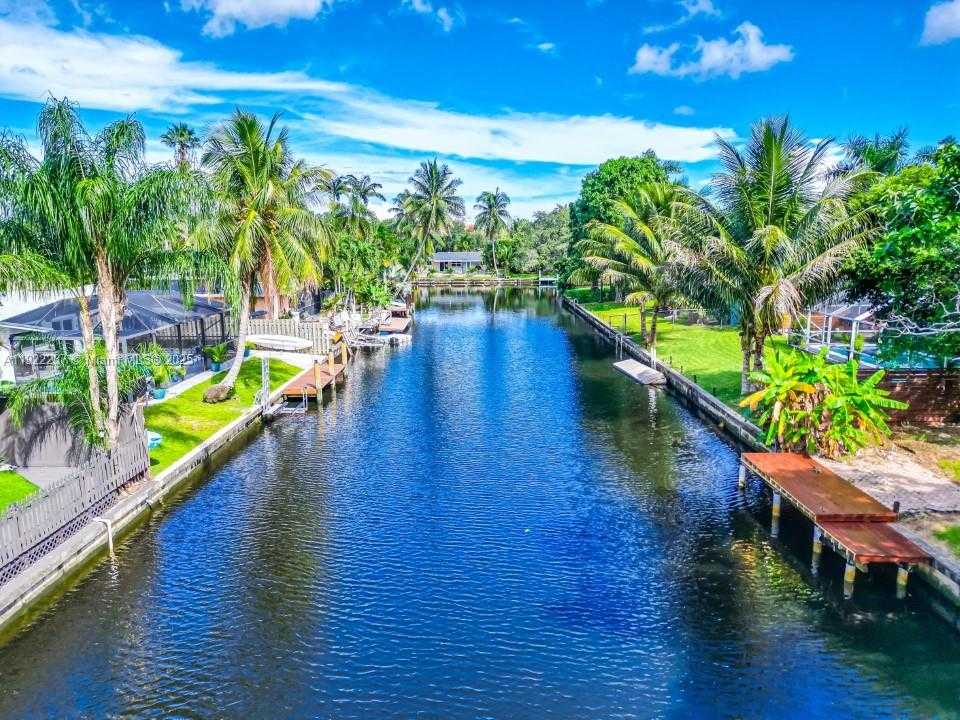 Small Image of 1930 NORTH WEST 32ND CT, Oakland Park Number 4