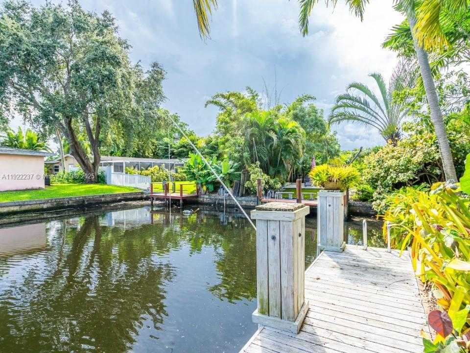 Small Image of 1930 NORTH WEST 32ND CT, Oakland Park Number 6