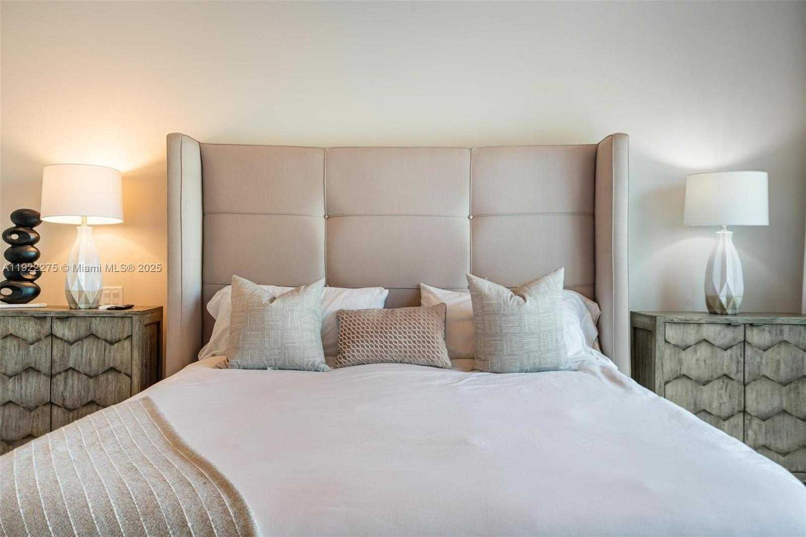 Small Image of 2112 NORTH EAST 17TH AVE, Wilton Manors Number 27