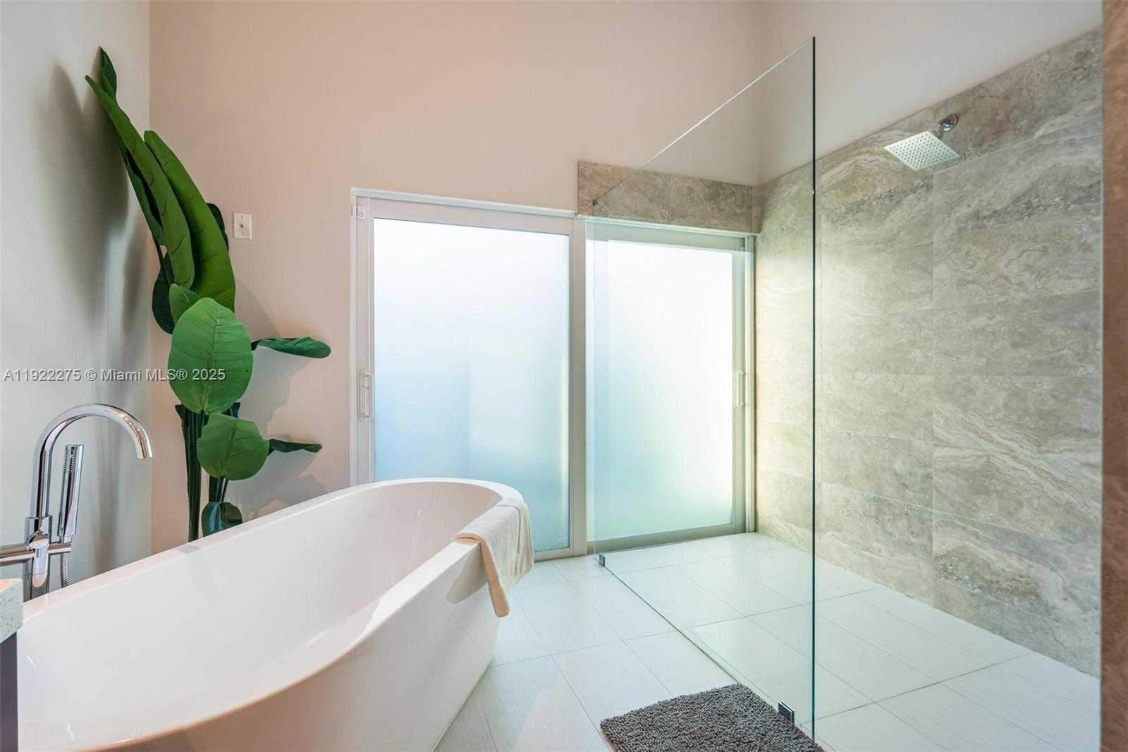 Small Image of 2112 NORTH EAST 17TH AVE, Wilton Manors Number 32