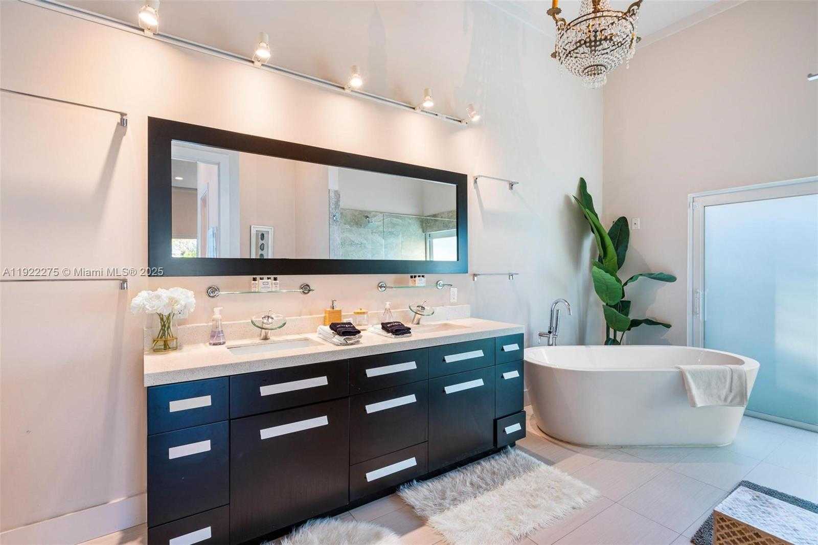 Small Image of 2112 NORTH EAST 17TH AVE, Wilton Manors Number 34