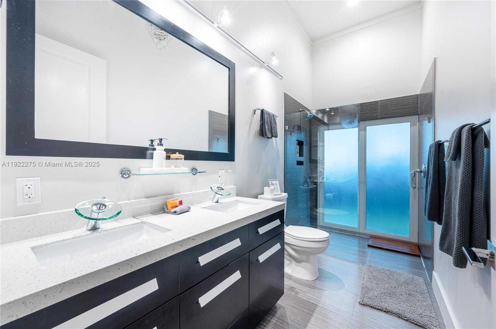 Small Image of 2112 NORTH EAST 17TH AVE, Wilton Manors Number 39