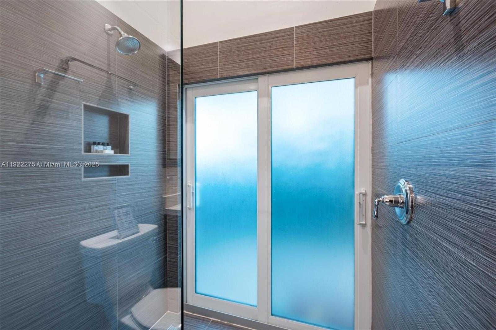 Small Image of 2112 NORTH EAST 17TH AVE, Wilton Manors Number 40