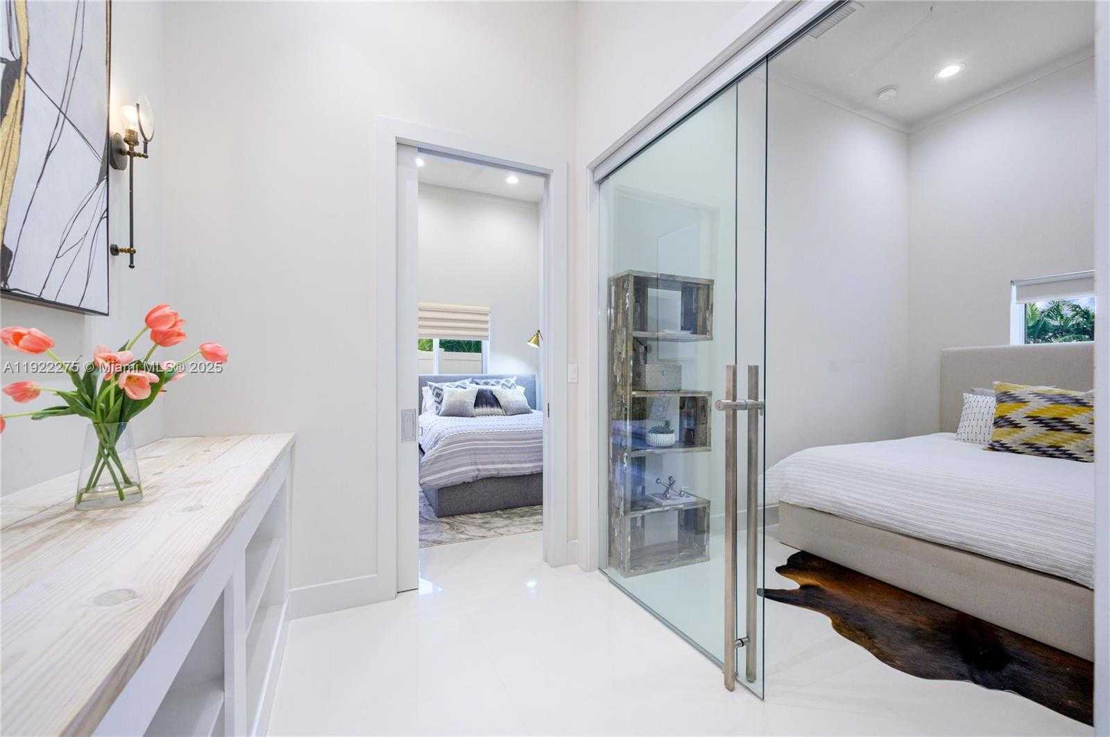 Small Image of 2112 NORTH EAST 17TH AVE, Wilton Manors Number 41