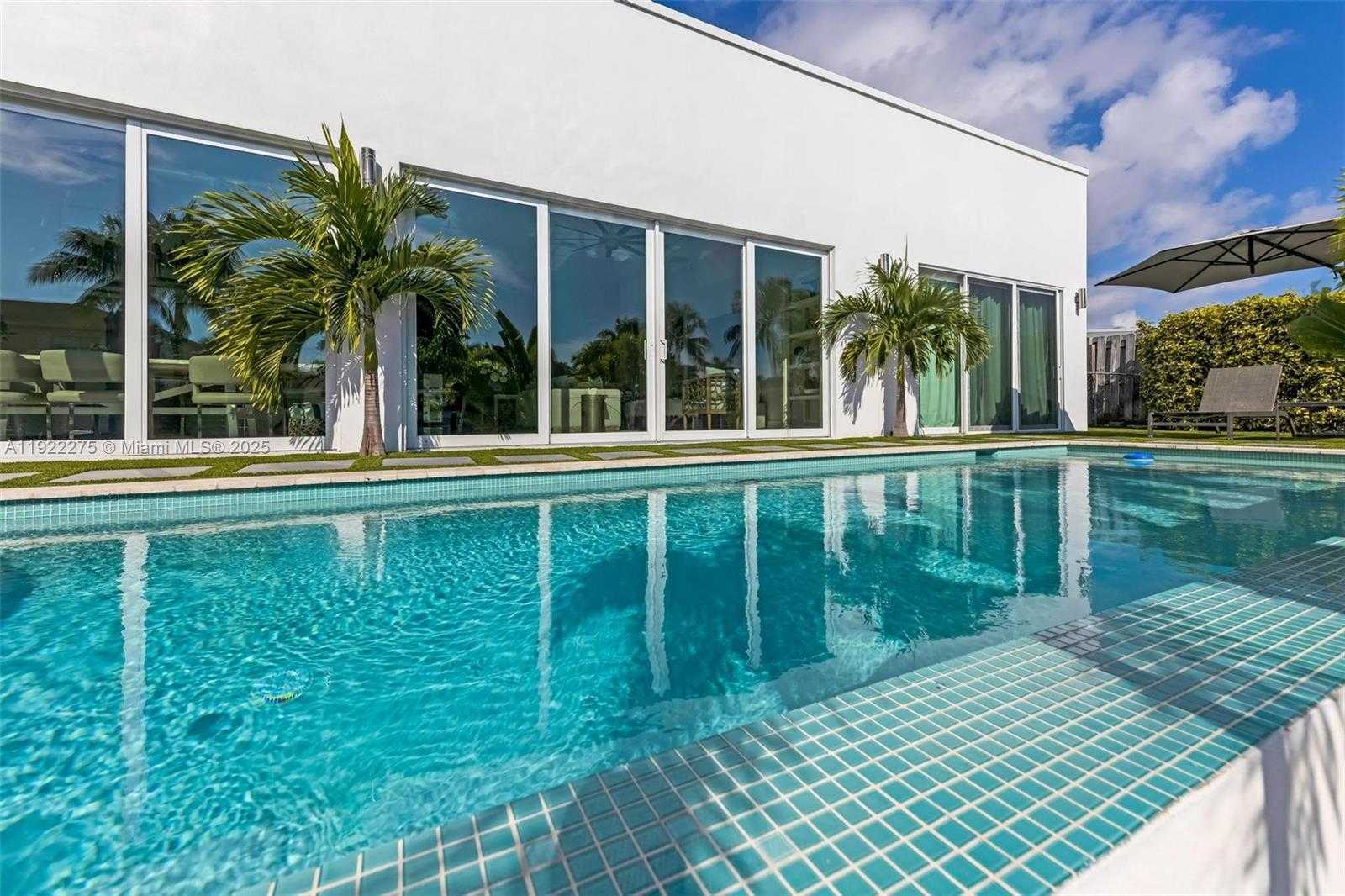 Small Image of 2112 NORTH EAST 17TH AVE, Wilton Manors Number 56