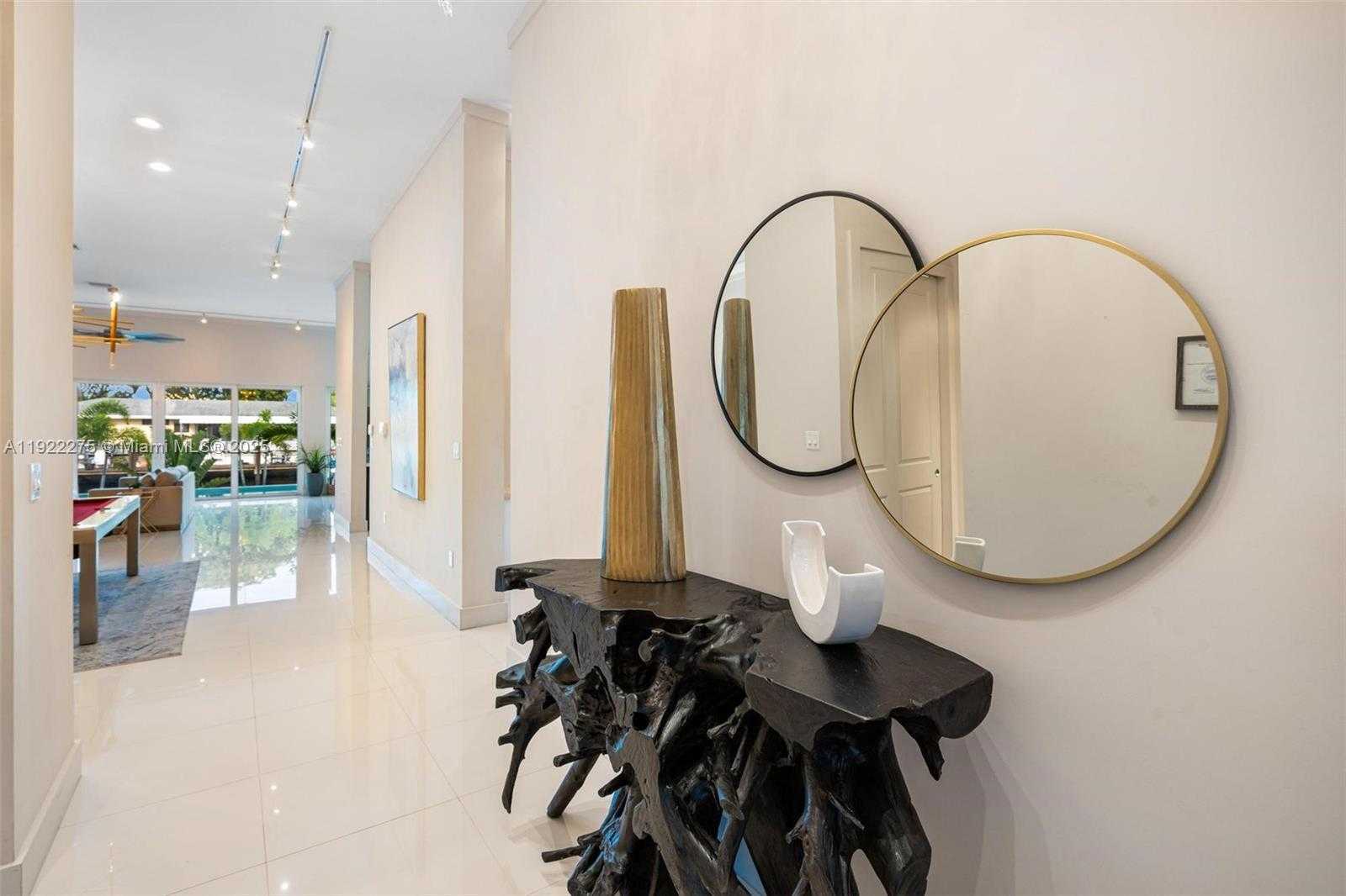 Small Image of 2112 NORTH EAST 17TH AVE, Wilton Manors Number 6