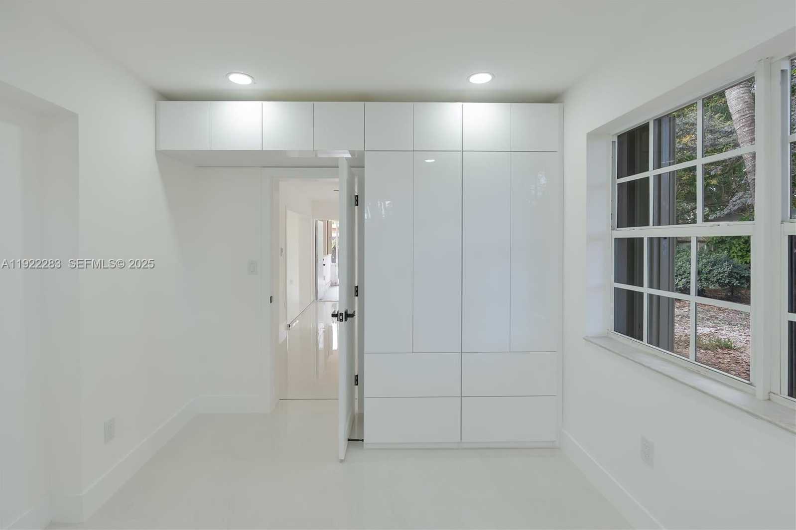 Small Image of 6321 FARRAGUT ST, Hollywood Number 17