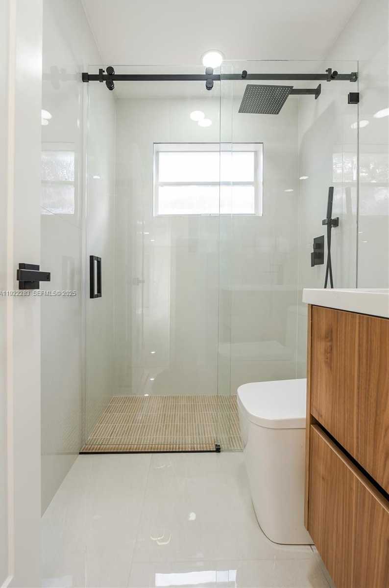 Small Image of 6321 FARRAGUT ST, Hollywood Number 19