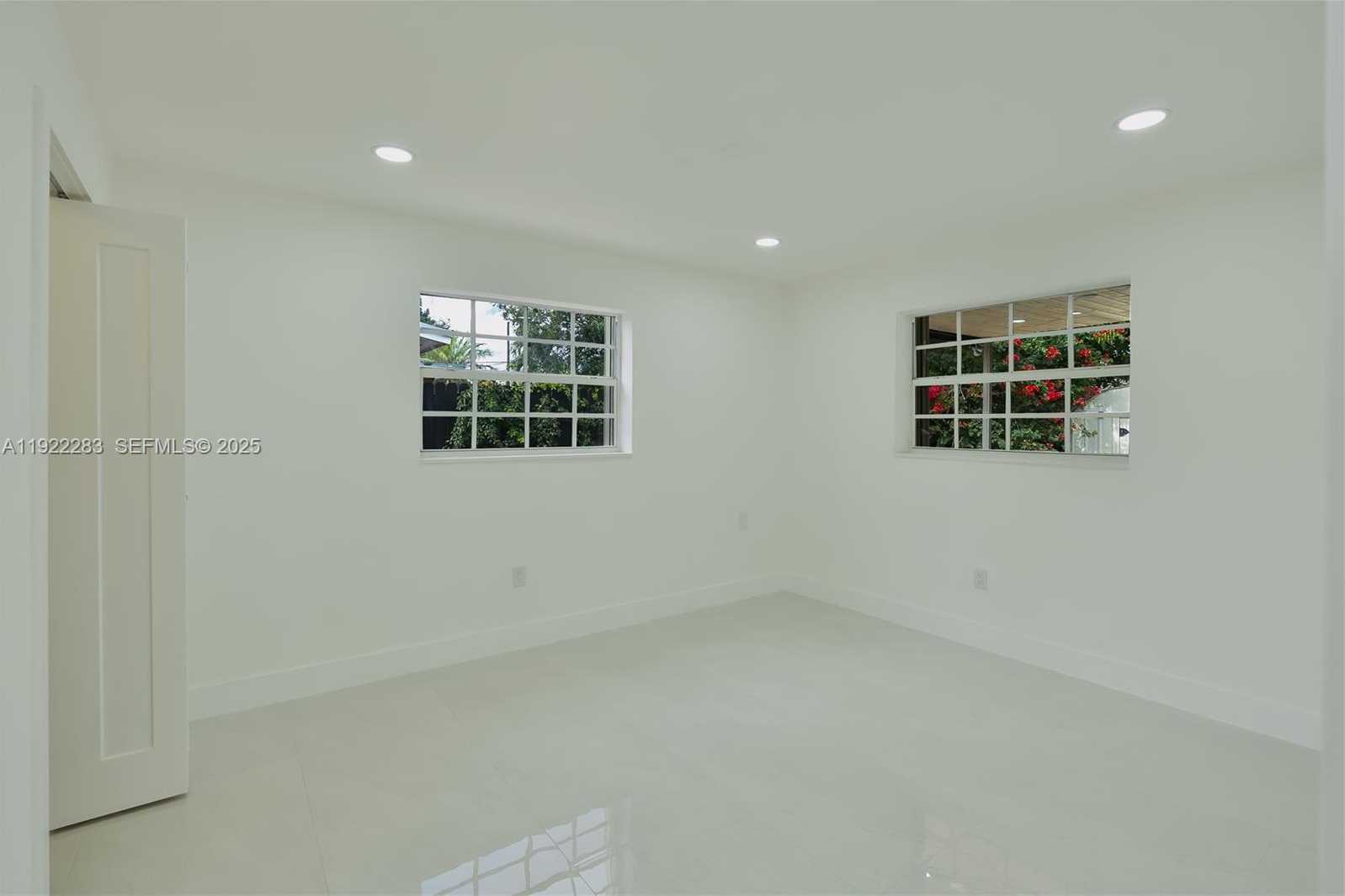 Small Image of 6321 FARRAGUT ST, Hollywood Number 25