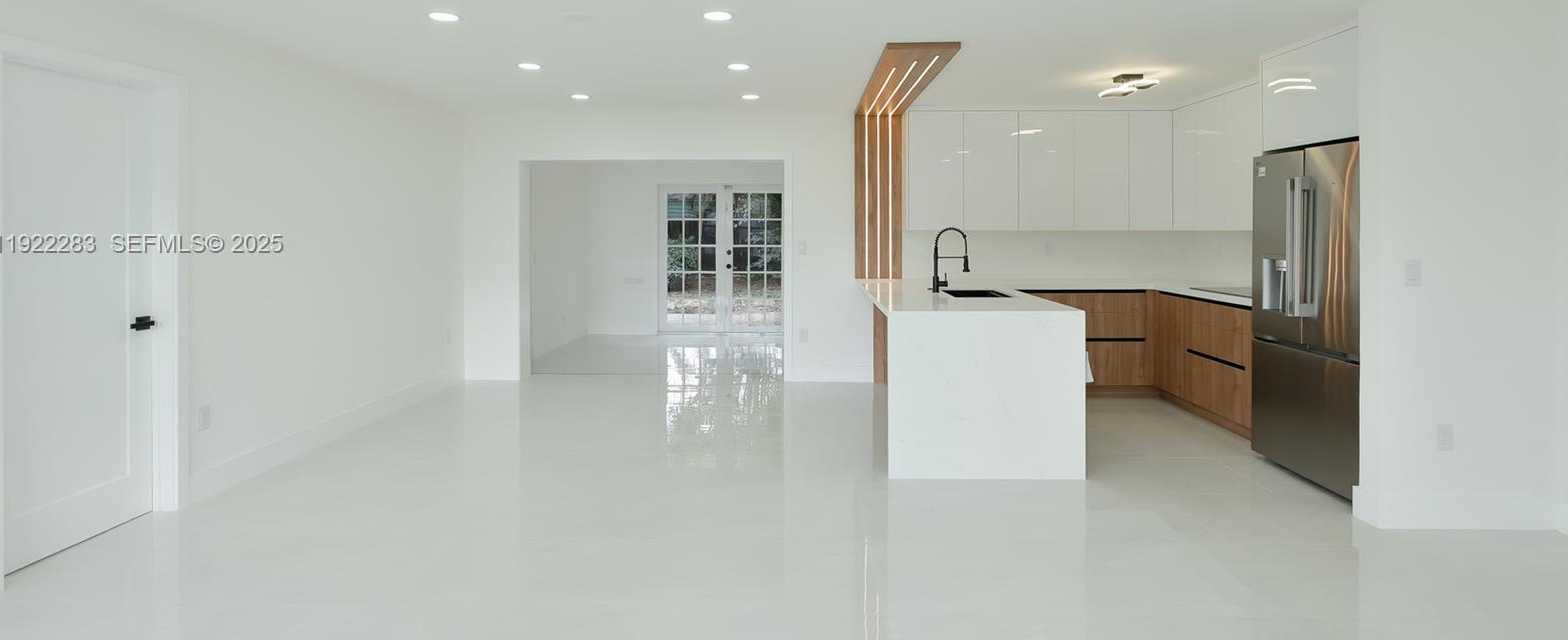 Small Image of 6321 FARRAGUT ST, Hollywood Number 3