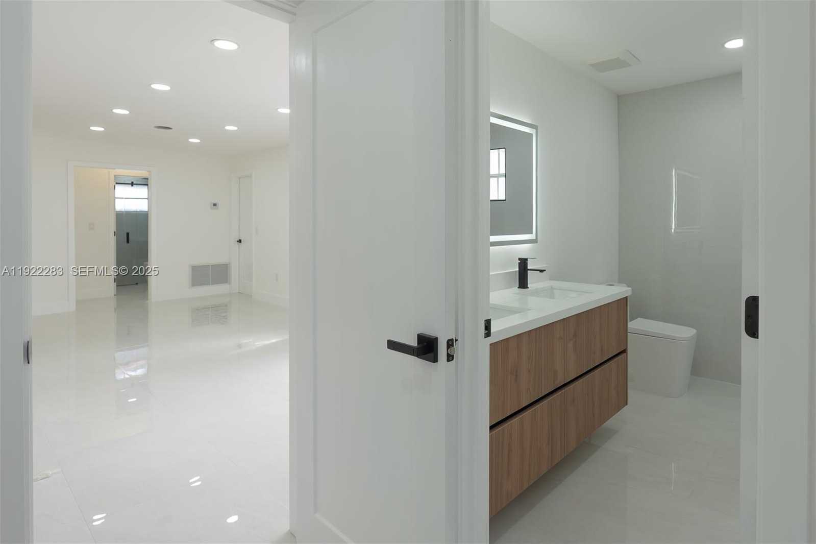 Small Image of 6321 FARRAGUT ST, Hollywood Number 31