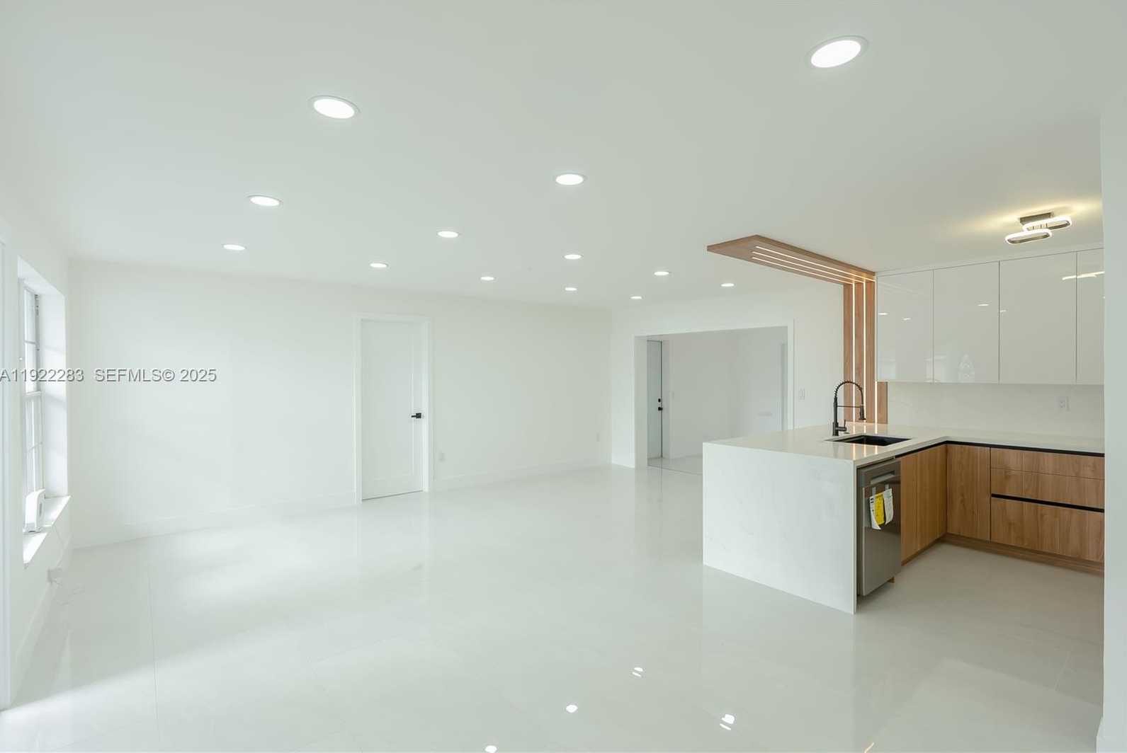 Small Image of 6321 FARRAGUT ST, Hollywood Number 5