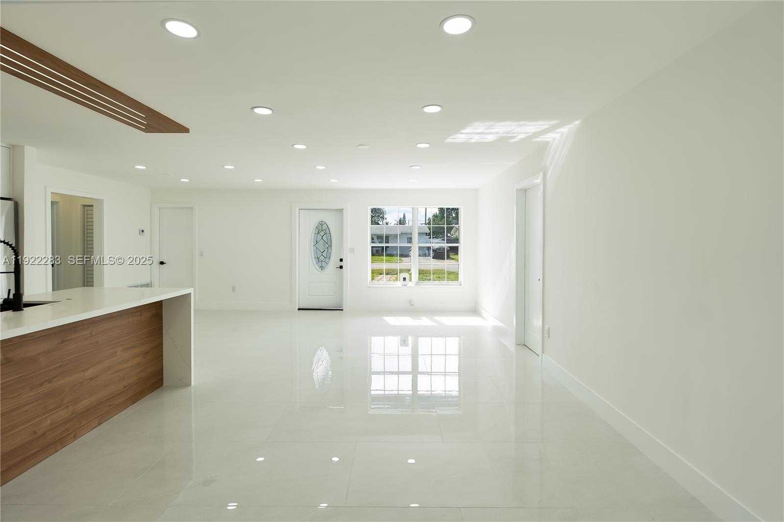 Small Image of 6321 FARRAGUT ST, Hollywood Number 9