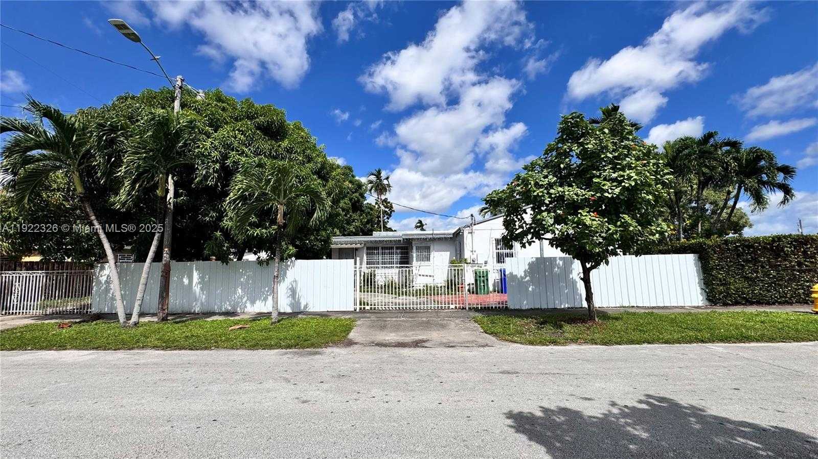 Small Image of 1600 NORTH WEST 36TH AVE, Miami Number 3