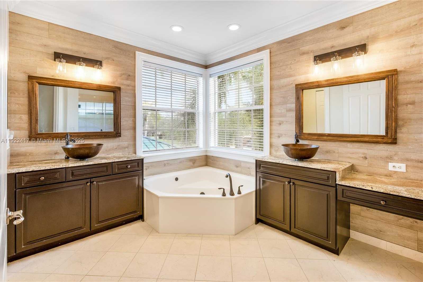 Small Image of 5028 SOUTH WEST 195TH TER, Miramar Number 22