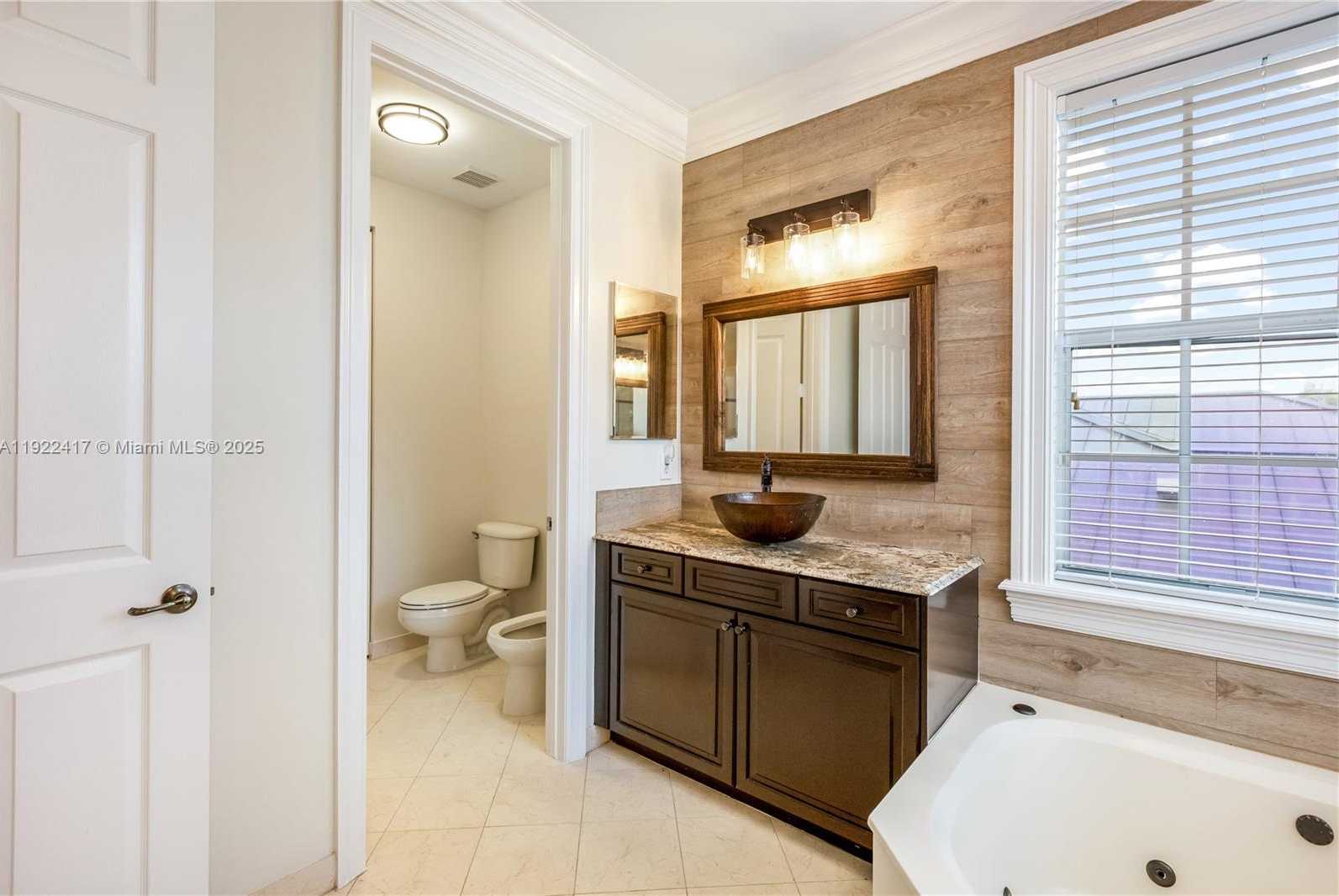 Small Image of 5028 SOUTH WEST 195TH TER, Miramar Number 23