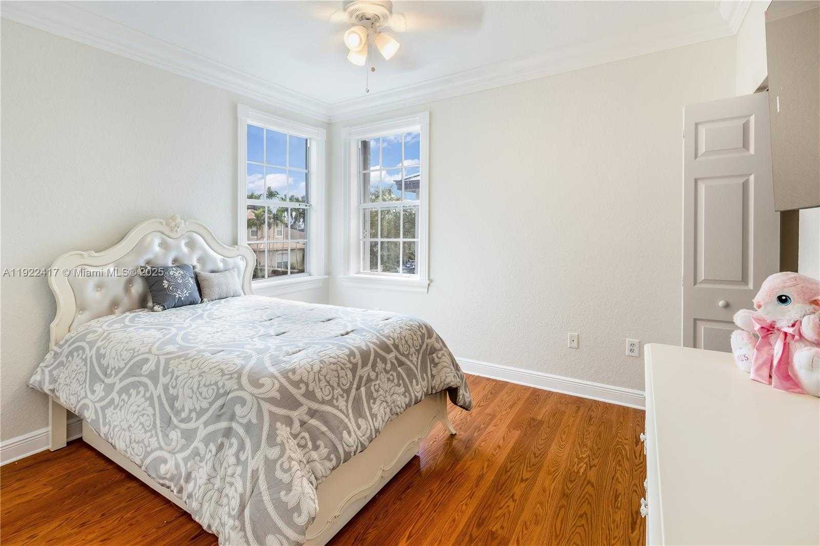 Small Image of 5028 SOUTH WEST 195TH TER, Miramar Number 26