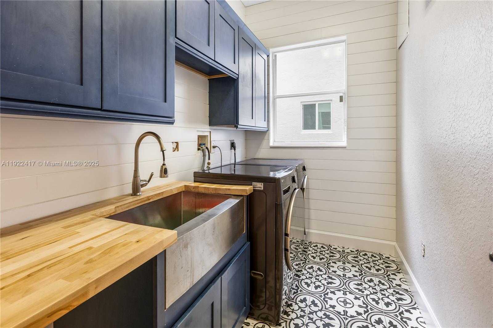 Small Image of 5028 SOUTH WEST 195TH TER, Miramar Number 9