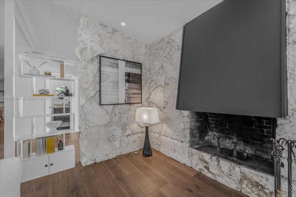 Small Image of 669 SOUTH MASHTA DR, Key Biscayne Number 10